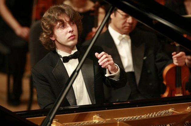 Пианист Павел Гинтов:  "В Нью-Йорке вместе с друзьями  проводим акции в поддержку Украины"
