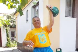 Чемпіон світу і Європи Віктор Міхненко: "Завдяки гирям почуваюся молодим..."
