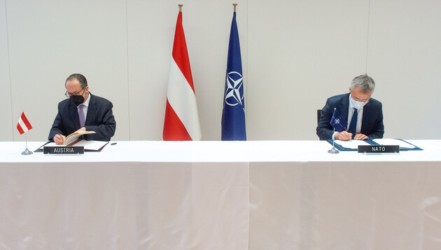 НАТО откроет офис связи в Вене