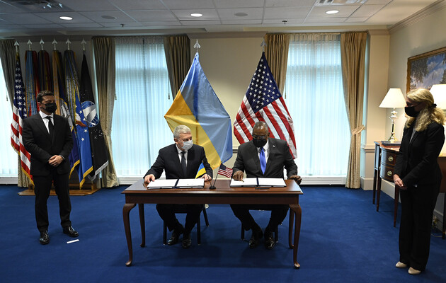 Министры обороны Украины и США подписали соглашение о проектах в сфере исследований, разработок, испытаний и оценки 