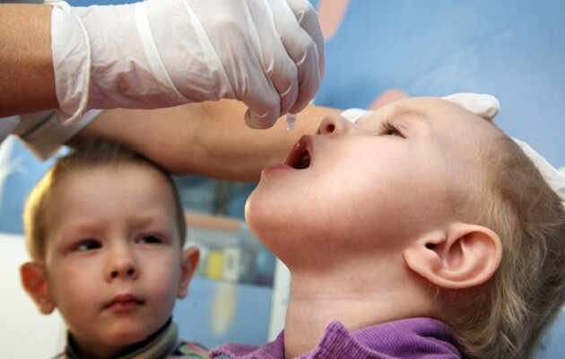 Уровень вакцинации от полиомиелита в Украине всего 53% — это угрожающе низкий показатель