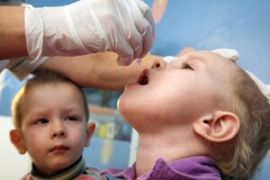 Уровень вакцинации от полиомиелита в Украине всего 53% — это угрожающе низкий показатель