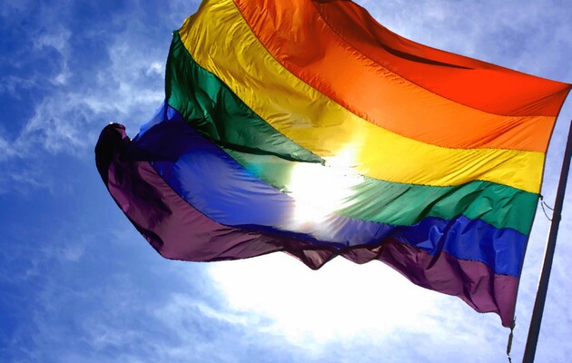 «Кохайтеся, чорнобриві», но после войны: в Украине отложили легализацию однополых браков