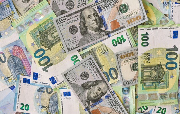 Курс валют на Великдень та після: експерти прогнозують новий ціновий коридор для долара та євро