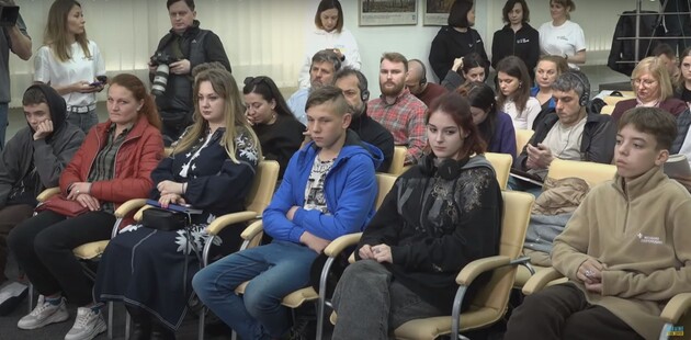 Россияне рассказывают украинским школьникам в оккупации о 