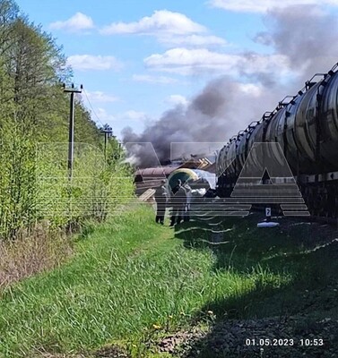 В Брянской области перевернулся поезд с нефтепродуктами. Кто-то подорвал рельсы