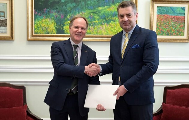 Новий посол Великої Британії починає роботу в Україні