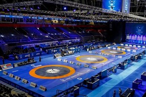 Международная федерация борьбы рекомендовала украинцам и россиянам отказаться от рукопожатий на чемпионате мира