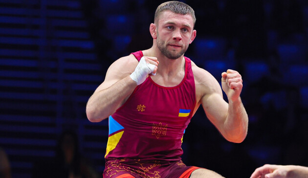 Украинский борец выиграл медаль на ЧМ и отказался от совместного фото с россиянином и иранцем