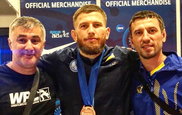 Украинский борец Фильчаков выиграл медаль на ЧМ и отказался от совместного фото с россиянином