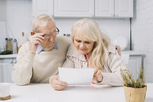 Благотворительное пожертвование для пенсионера: что нужно писать в назначении платежа