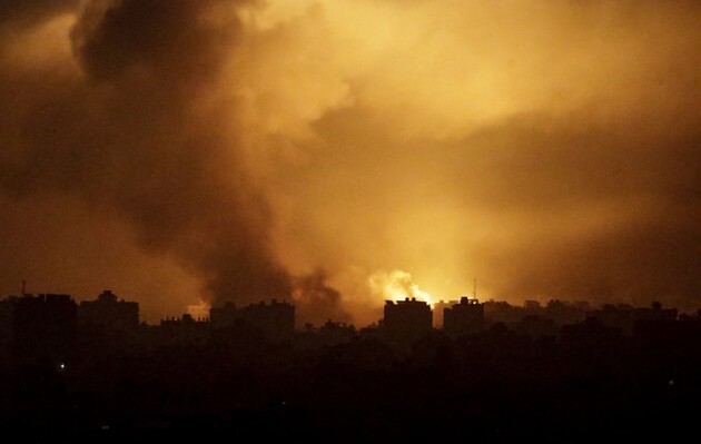 ХАМАС говорит, что во время израильских ударов убито более 20 заложников. Израиль называл подобные данные пропагандой