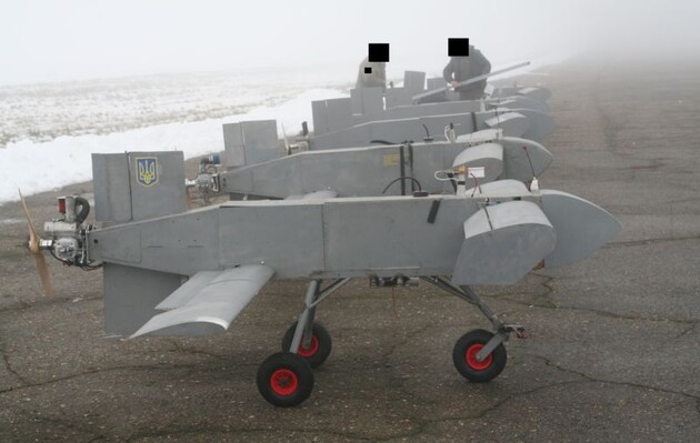 Украинские бойцы получили партию новых дальнобойных дронов AQ 400 Scythe
