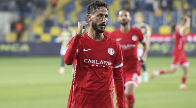 Израильского футболиста арестовали в Турции за демонстрацию поддержки Израиля во время матча