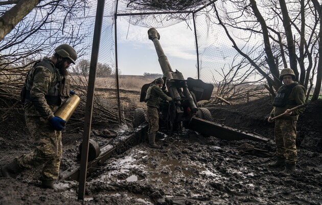 Украина через несколько недель получит часть артиллерийских снарядов, найденных Чехией - Bloomberg