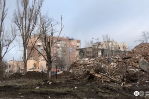 Восстановлены снаружи, но разрушены внутри: как Россия отстраивает дома Мариуполя