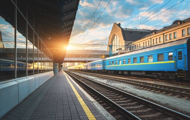 Укрзализниця назначает 7 дополнительных поездов из Киева, Днепра и Харькова