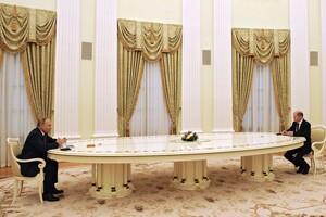 Шольц вспомнил о последнем разговоре с Путиным и бесконечно длинном столе диктатора