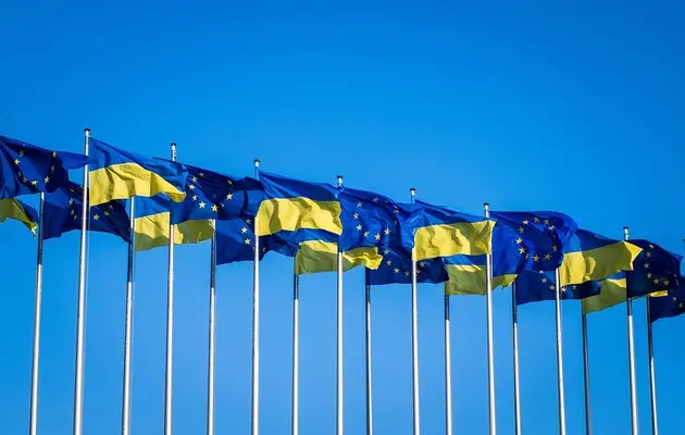 Более четверти украинцев считают, что Украина вступит в ЕС через 3-5 лет: есть те, кто считает, что этого никогда не произойдет