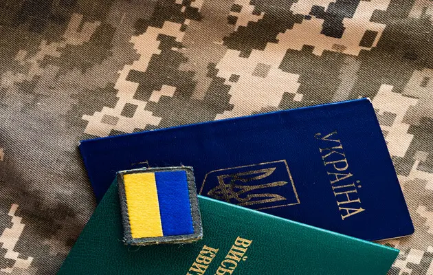 В Киеве увеличился спрос на загранпаспорта, и это не связано с усилением мобилизации