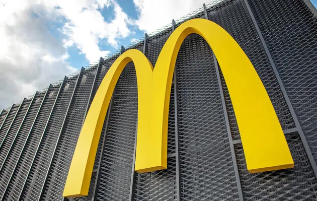 McDonald's розширює партнерство з мережами АЗС